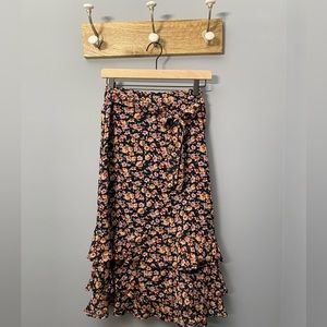 Miami skirt mid length size medium (item# 0017)